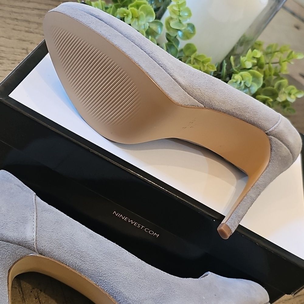 NWT Light Gray Suede High Heels Size 7 Nine West - Picture 7 of 10